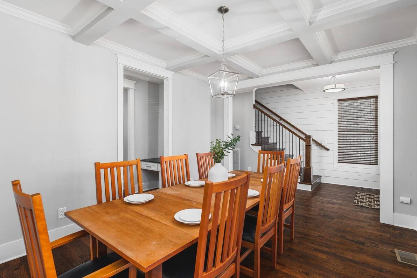 Walk To Broadway & Germantown Large House With Patio Holiday home Nashville