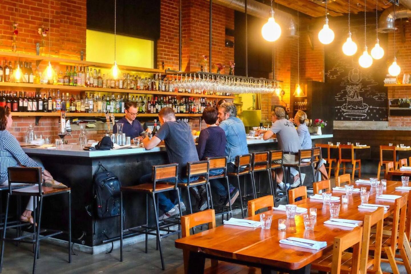 Walk To Broadway & Germantown Large House With Patio Nashville