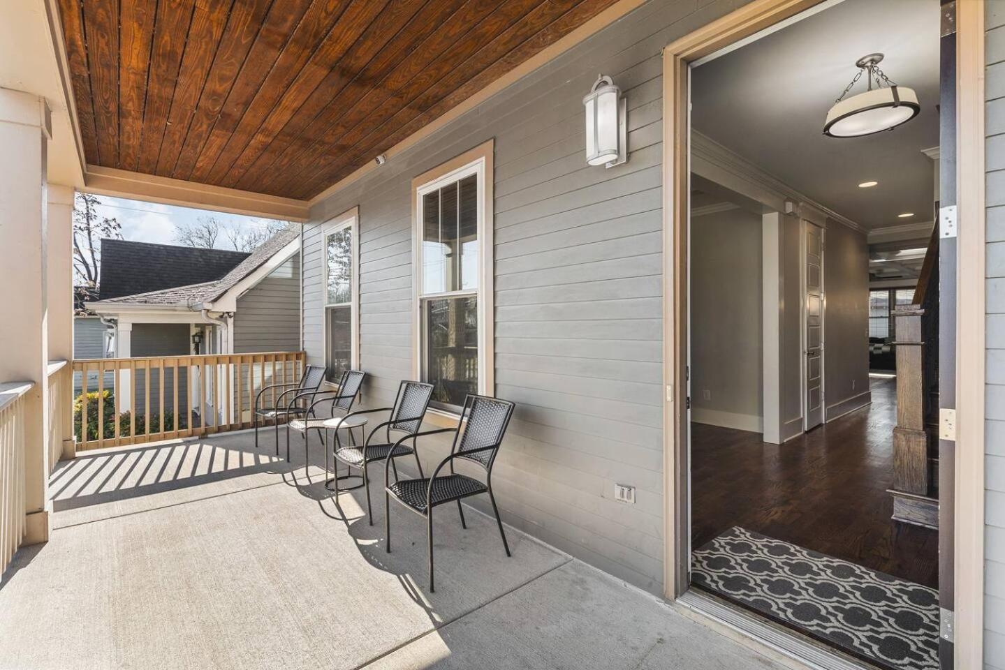 Holiday home Walk To Broadway & Germantown Large House With Patio *