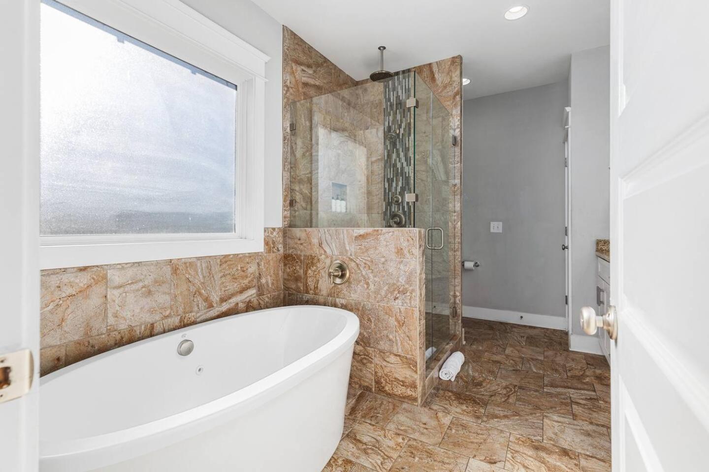 Walk To Broadway & Germantown Large House With Patio Holiday home Nashville