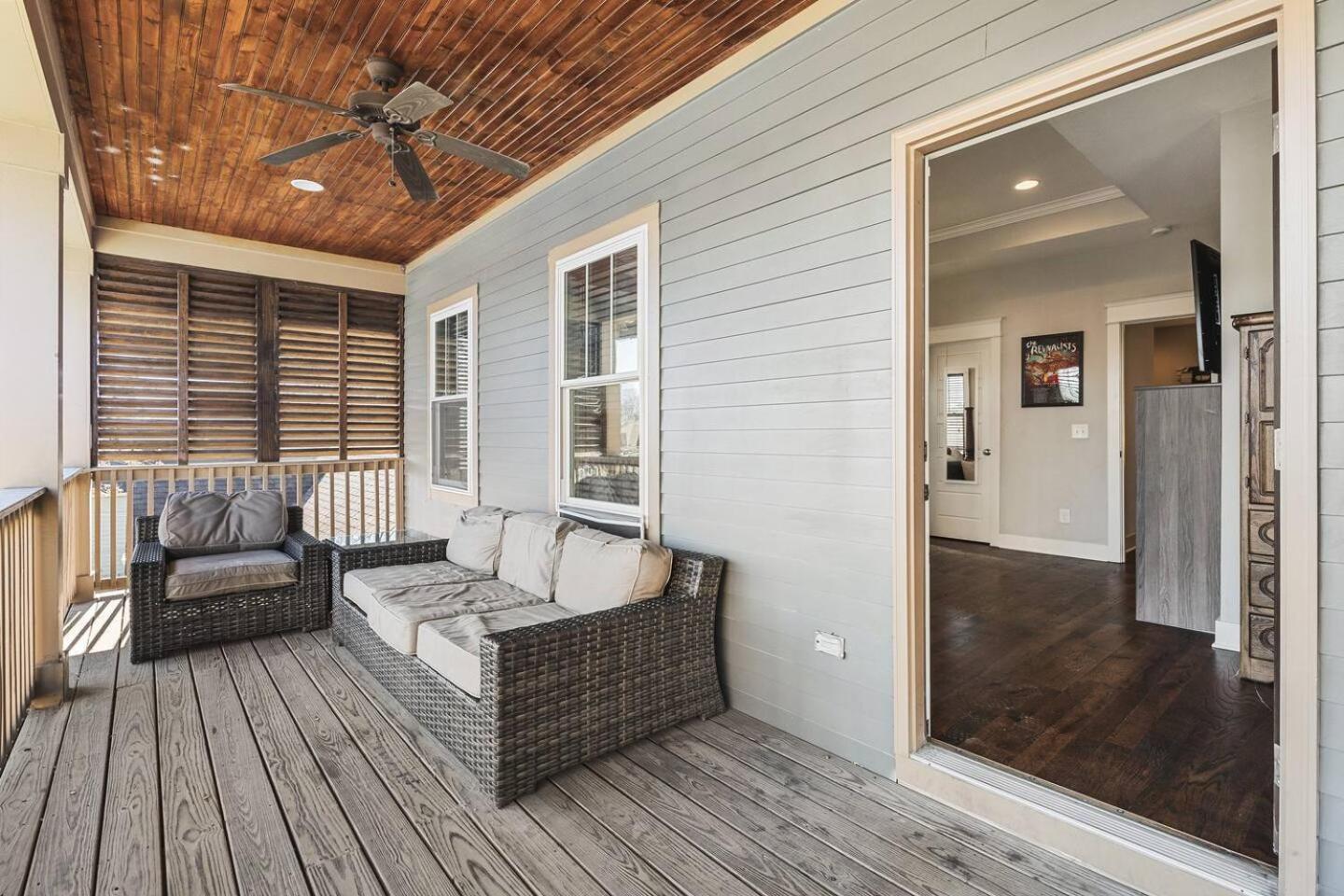 Walk To Broadway & Germantown Large House With Patio Nashville