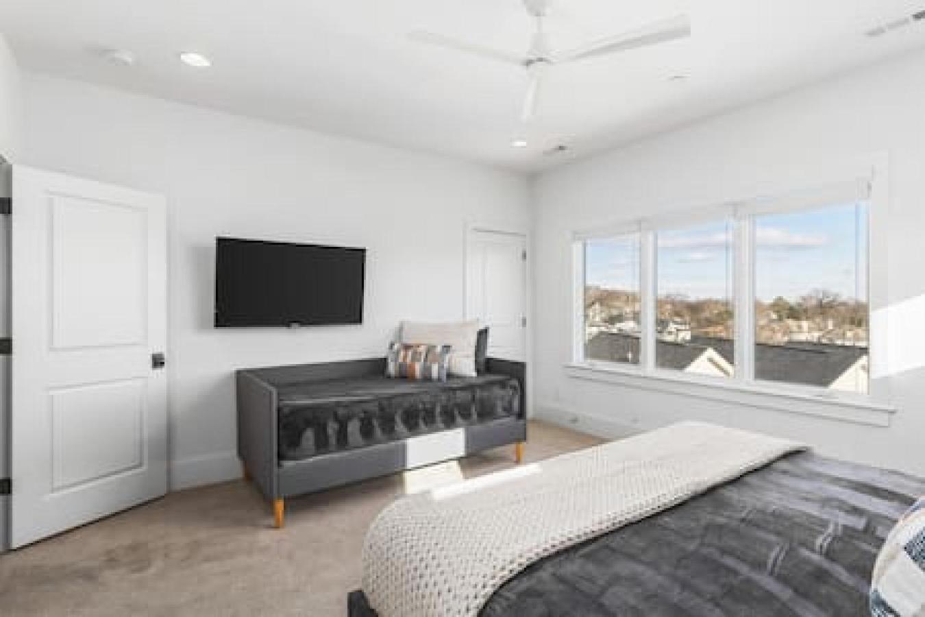 Upscale With Patio Walk To 12 South And Belmont * Nashville
