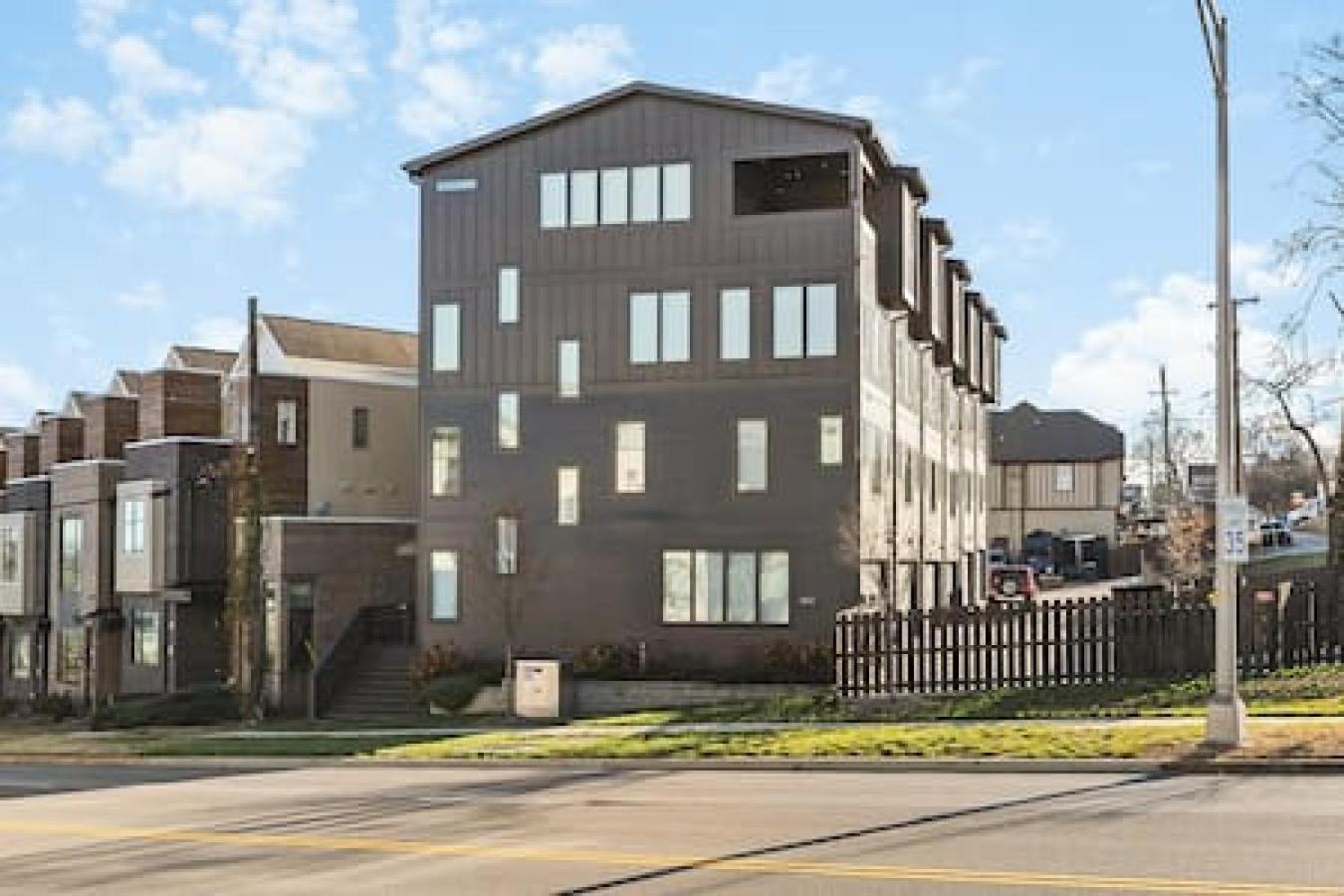 Holiday home Upscale With Patio Walk To 12 South And Belmont *