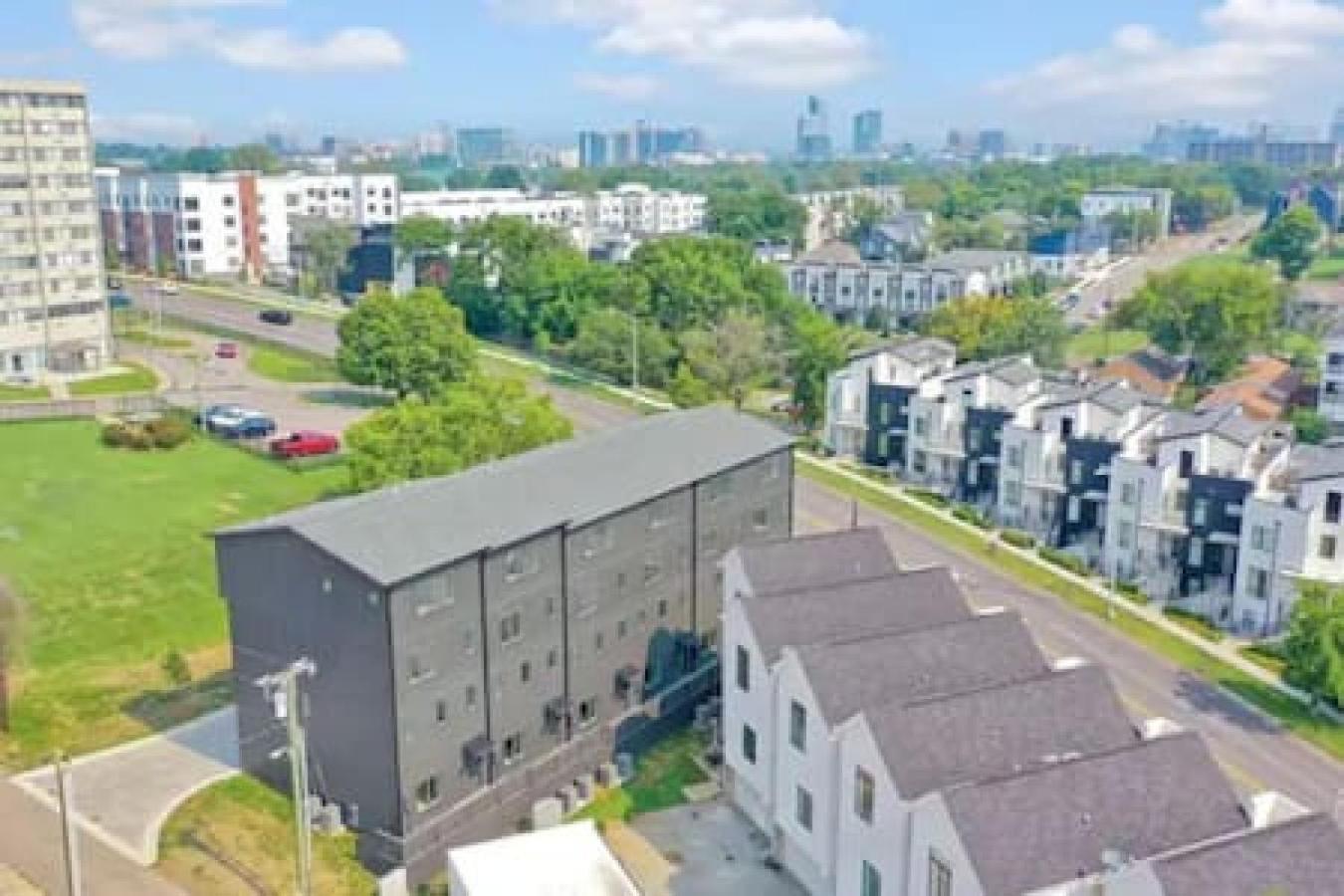Upscale With Patio Walk To 12 South And Belmont Holiday home Nashville