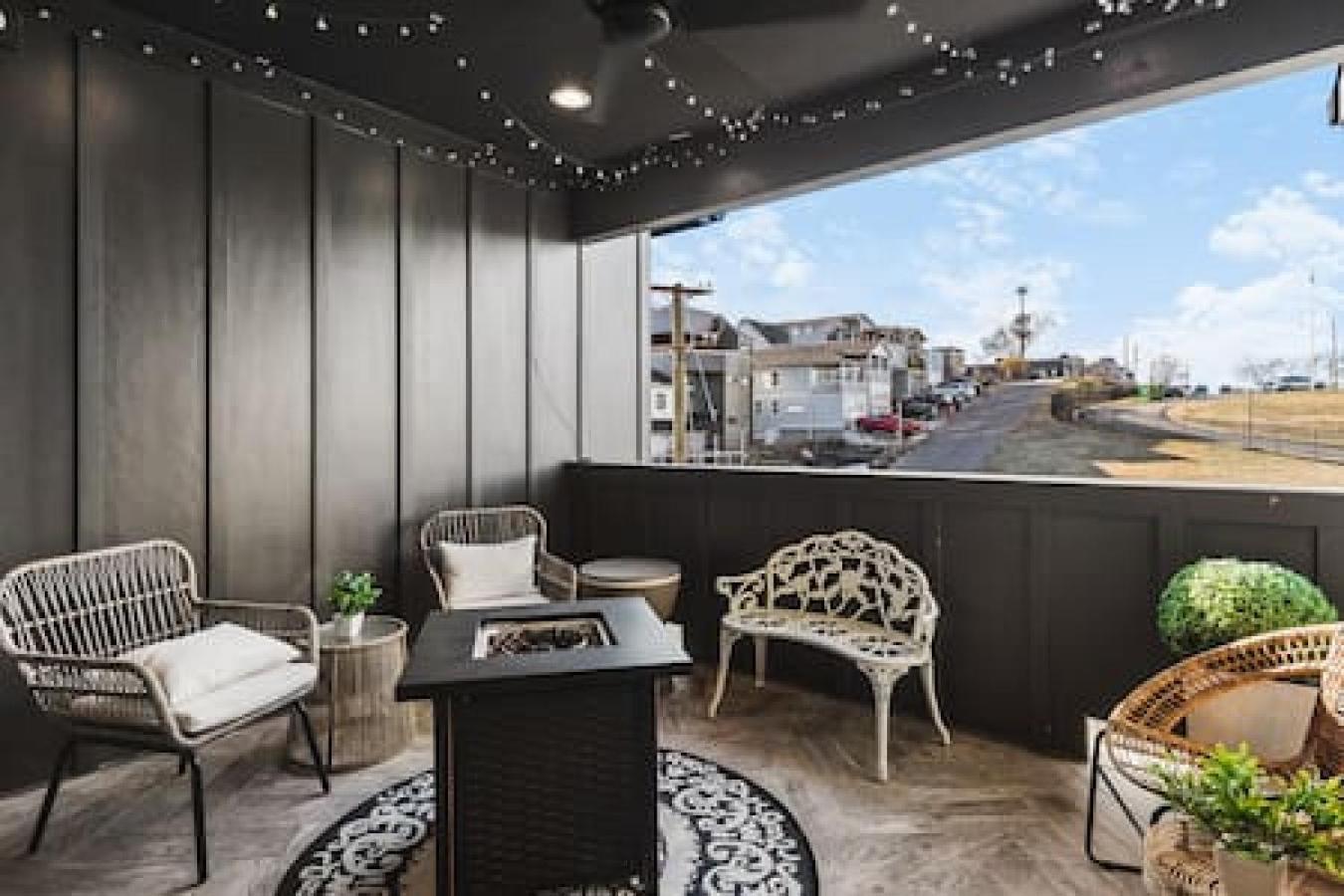 Holiday home Upscale With Patio Walk To 12 South And Belmont *