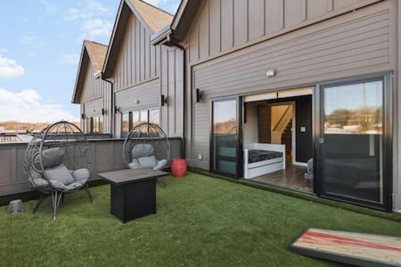 Spacious With Large Patio Rooftop Deck And Garage * Nashville