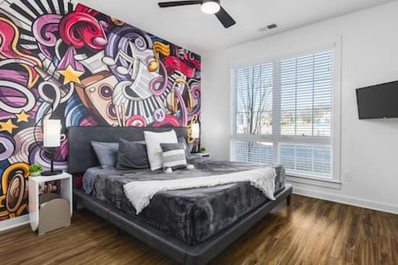 Spacious With Large Patio Rooftop Deck And Garage Nashville