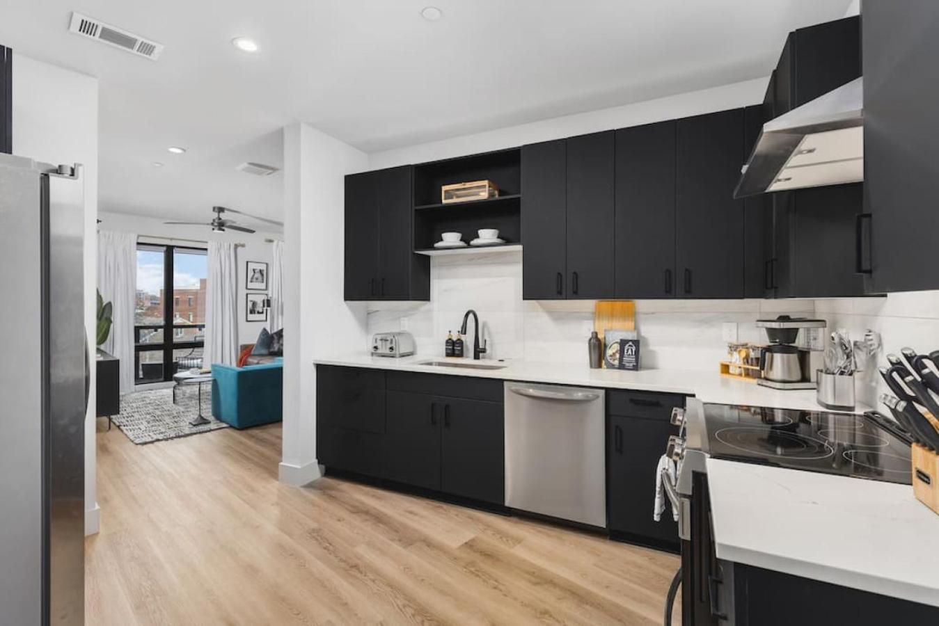 Premium With Huge Patio Near Vanderbilt & Downtown Apartment Nashville