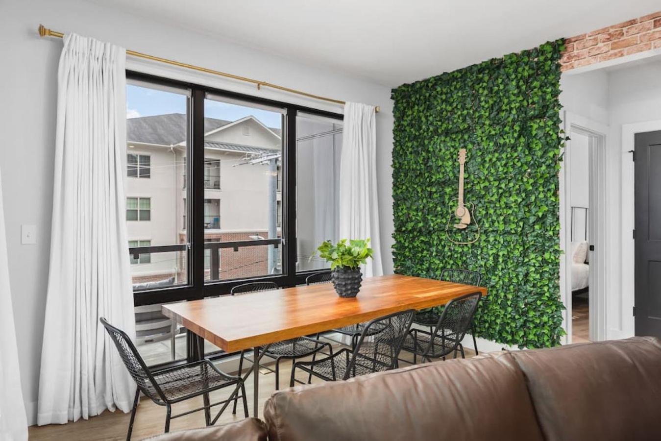 Premium With Huge Patio Near Vanderbilt & Downtown Apartment Nashville