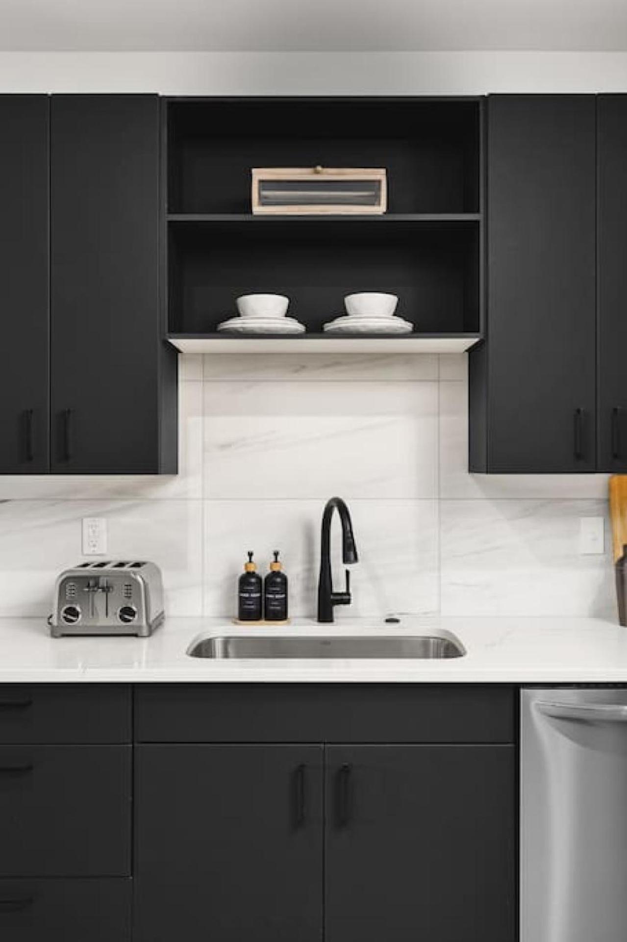 Premium With Huge Patio Near Vanderbilt & Downtown Nashville