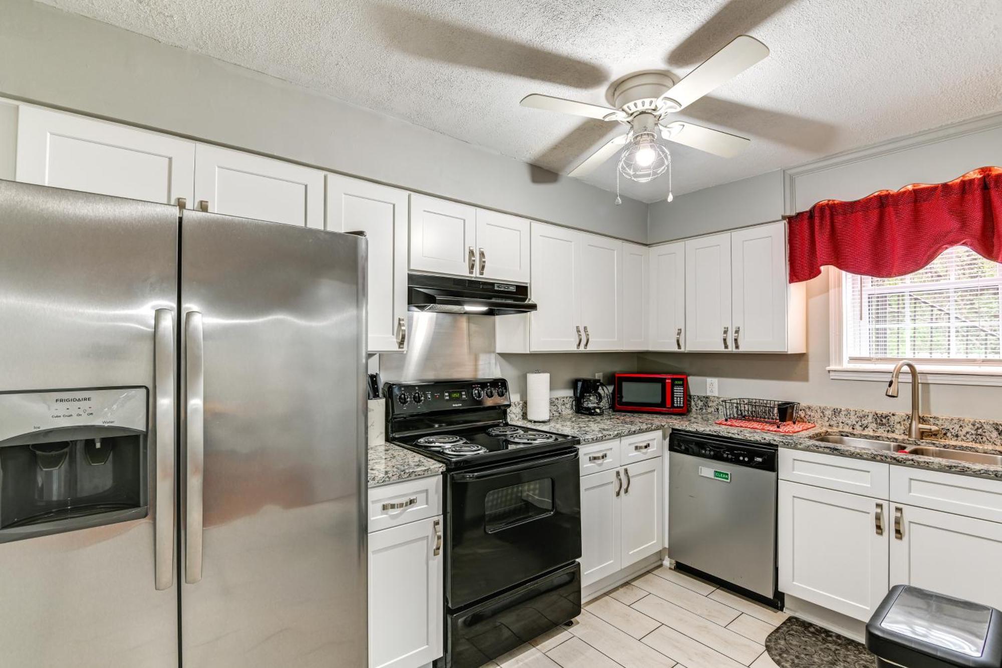 Holiday home Cozy Getaway 11 Mi To Downtown!