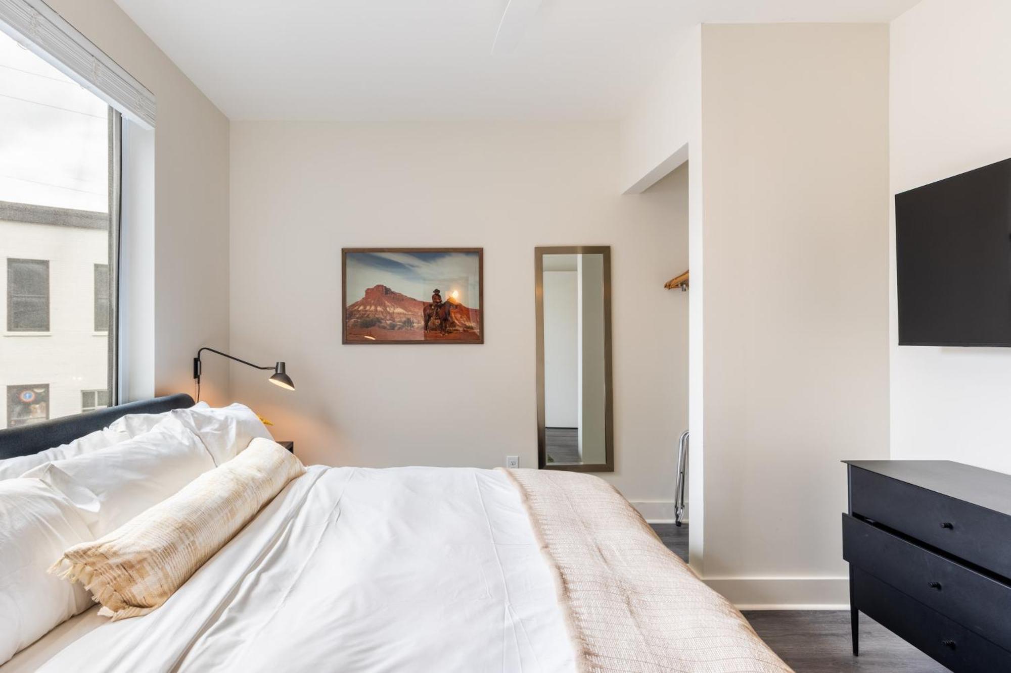 Outrider 1012 By Avantstay 5mins To Broadway Downtown W Balcony