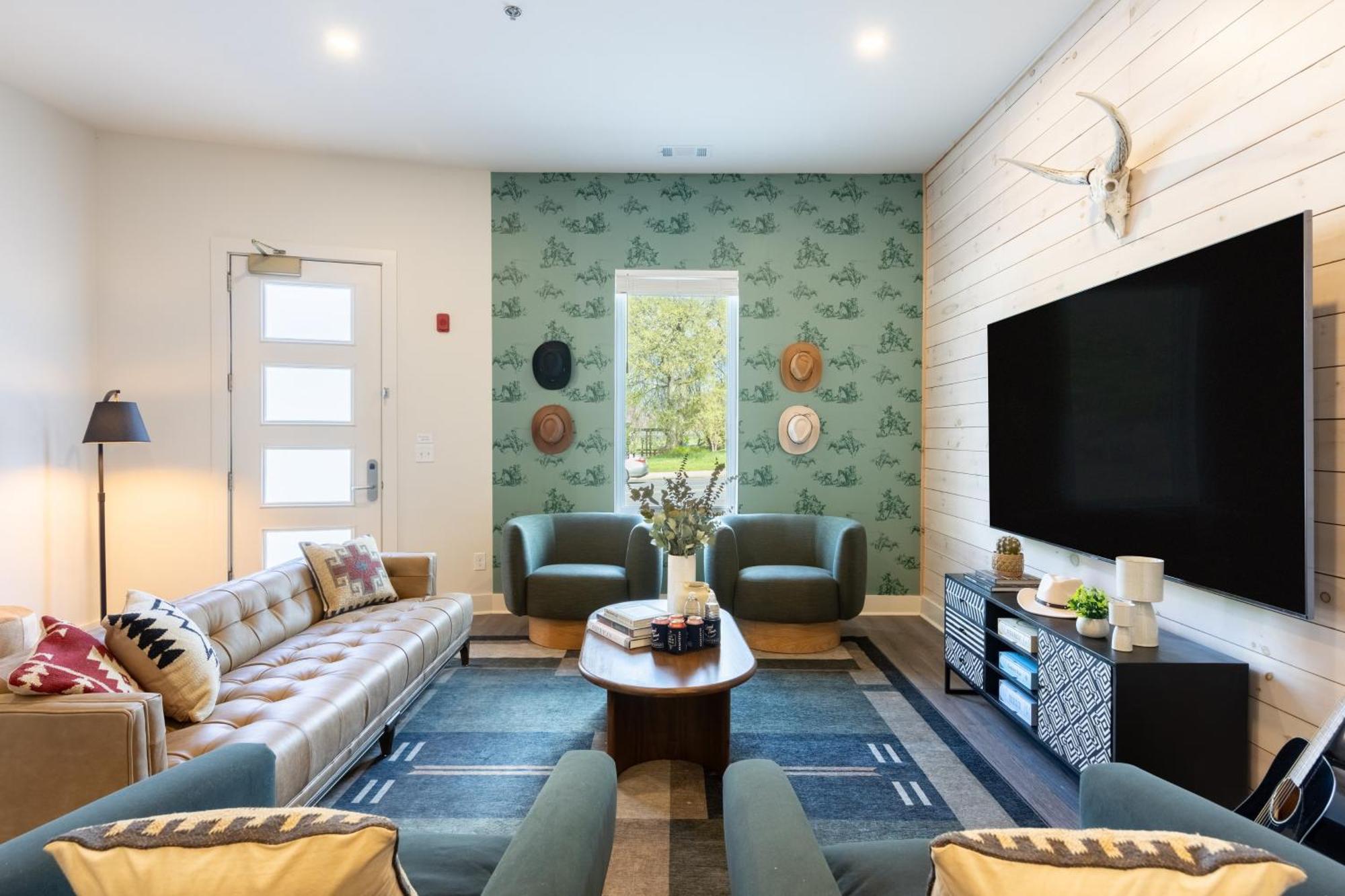 Outrider 1012 By Avantstay 5mins To Broadway Downtown W Balcony