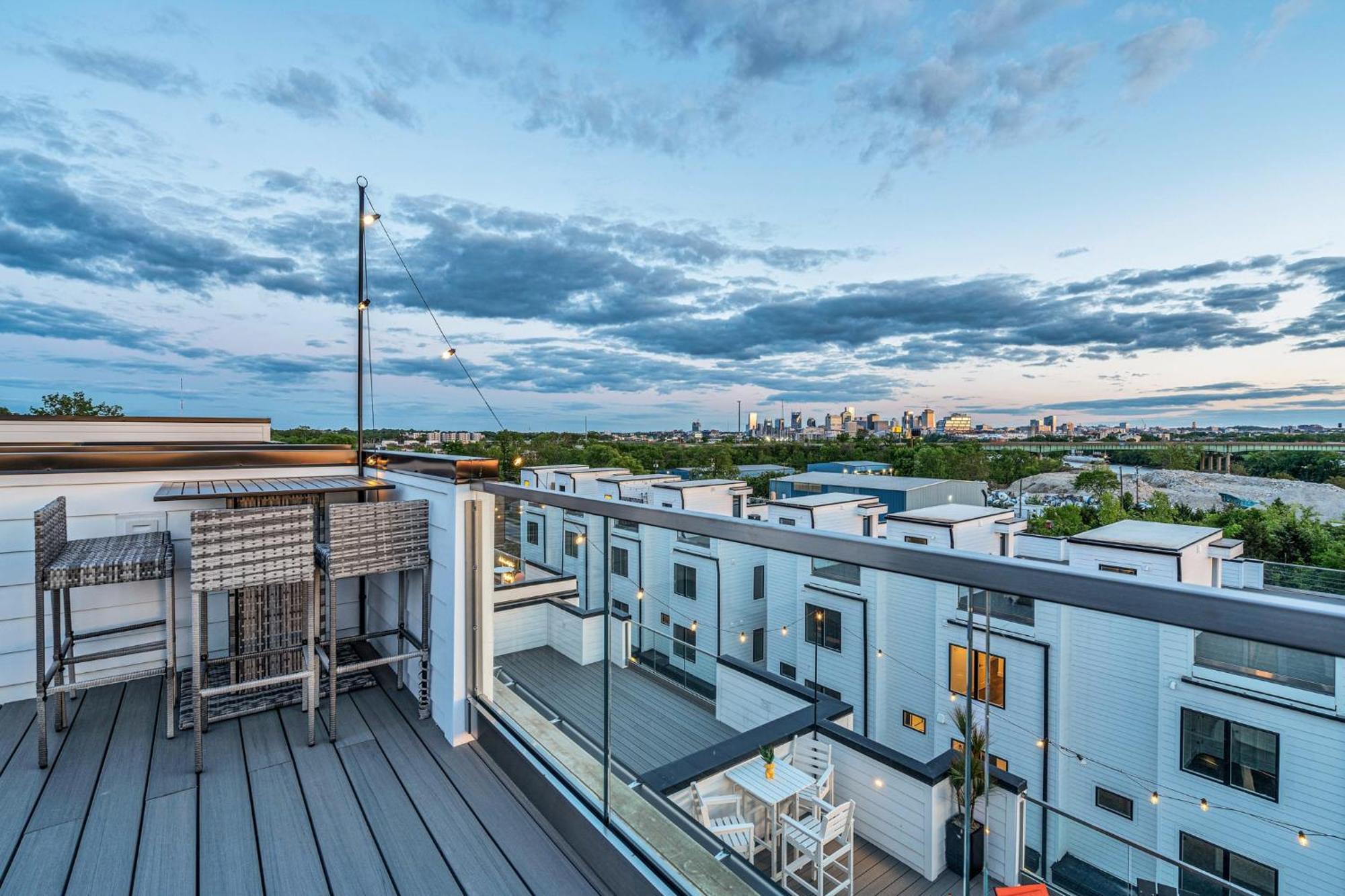 Holiday home New We Roll Rooftop - Hot Tub With Views - 13 Beds Nashville