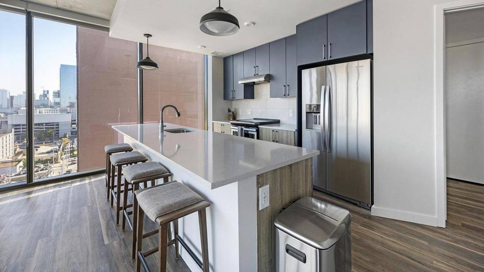 Landing Modern With Amazing Amenities Apartment Nashville