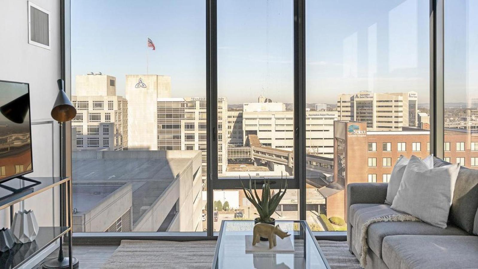 Landing Modern With Amazing Amenities *