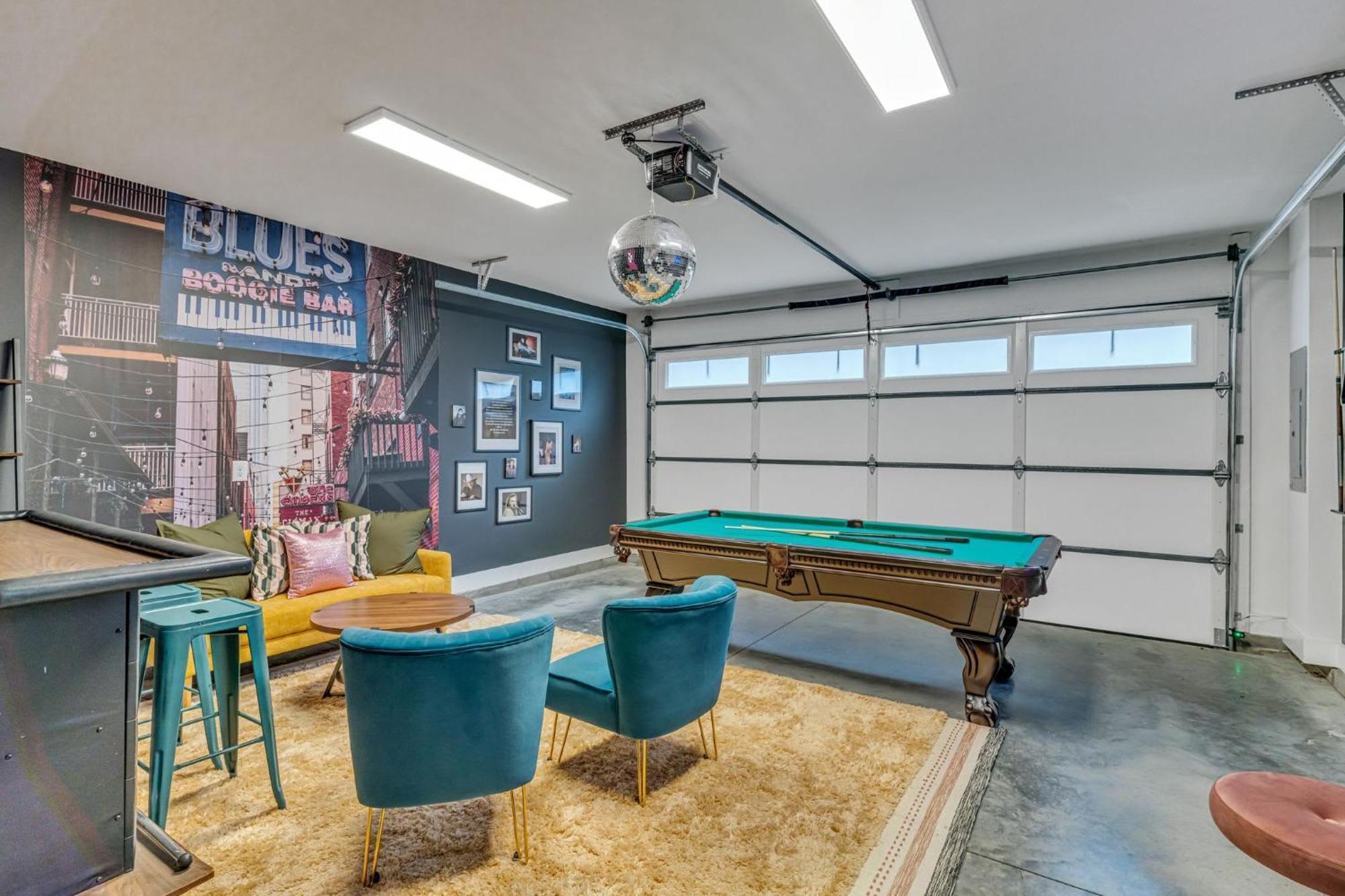 Holiday home Rooftop Hot Tub & Game - 3 Miles To Downtown *