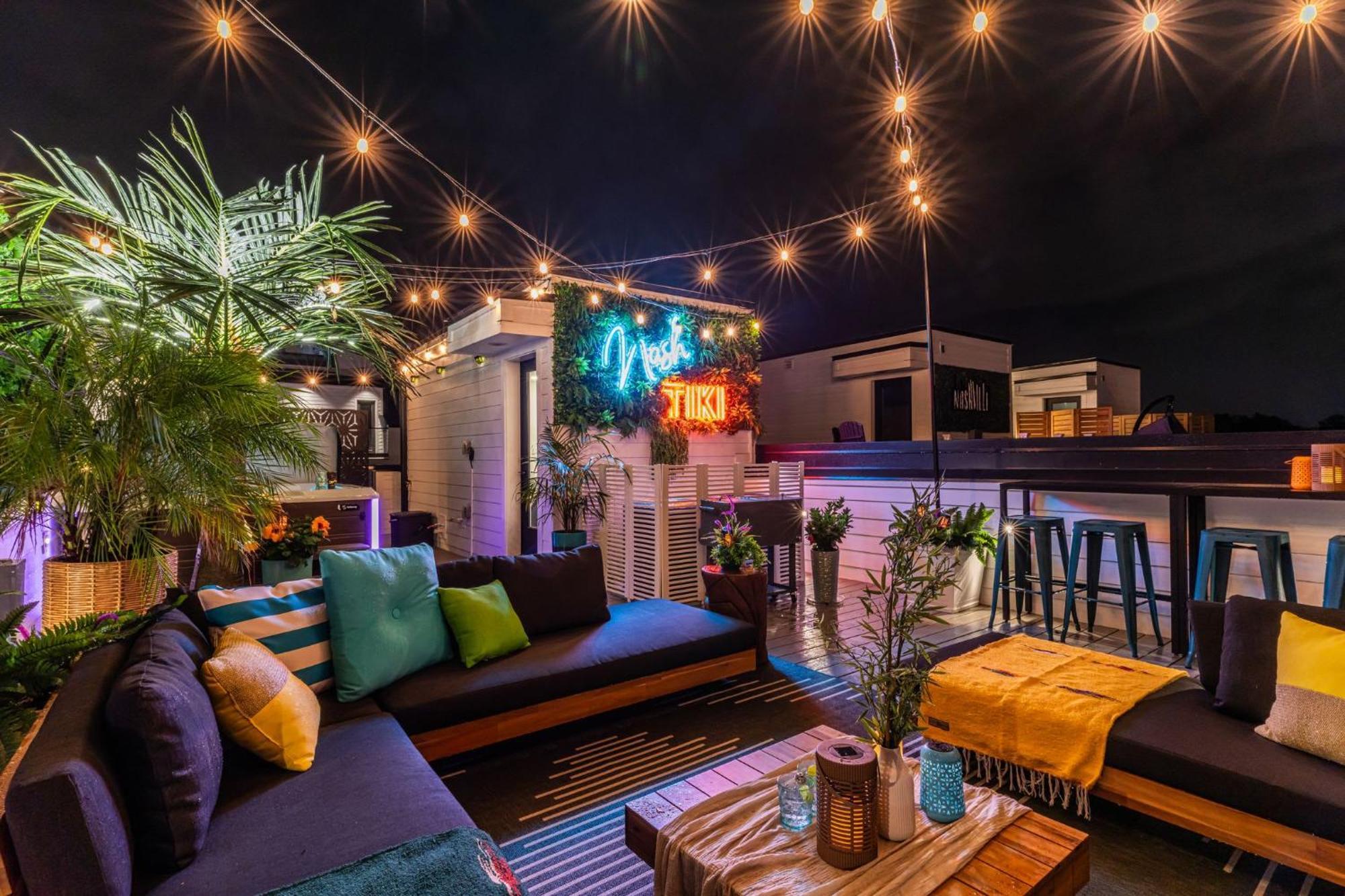 Holiday home Rooftop Hot Tub & Game - 3 Miles To Downtown Nashville