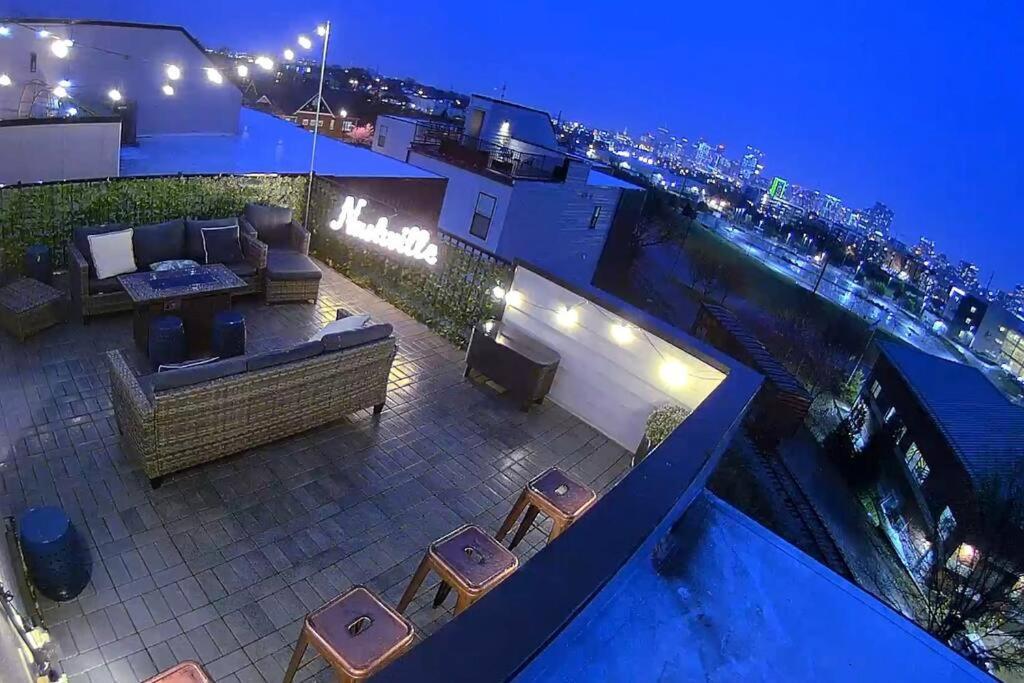 New And Luxurious By Downtown With Rooftop Deck! Holiday home Nashville
