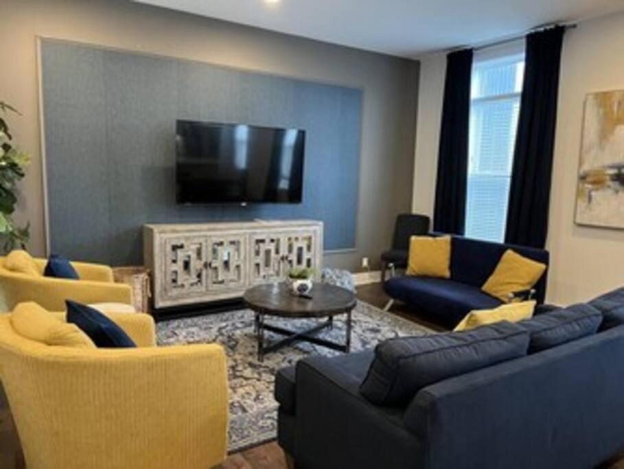 New And Luxurious By Downtown With Rooftop Deck! * Nashville