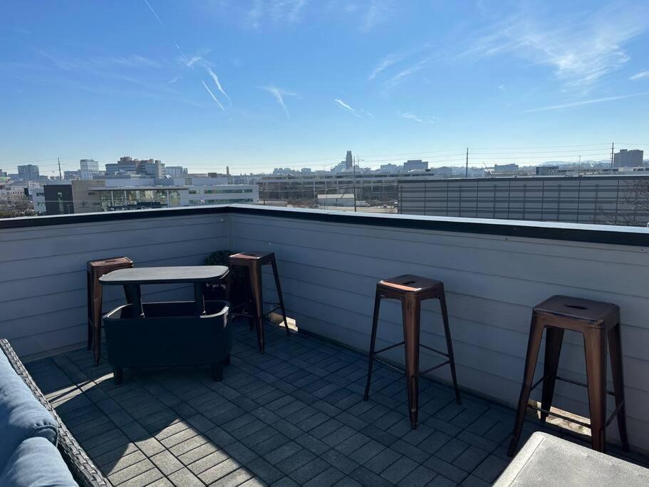 New And Luxurious By Downtown With Rooftop Deck! Holiday home *