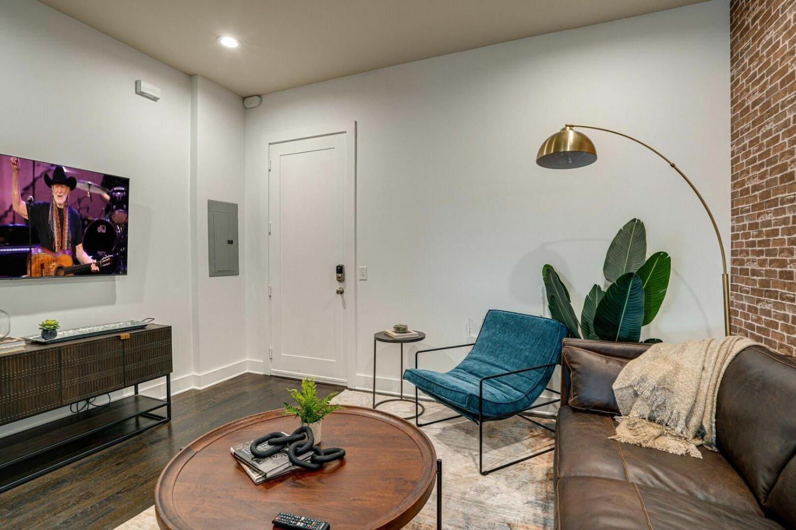 4 Designer Loft Units - Min To Broadway Hotel