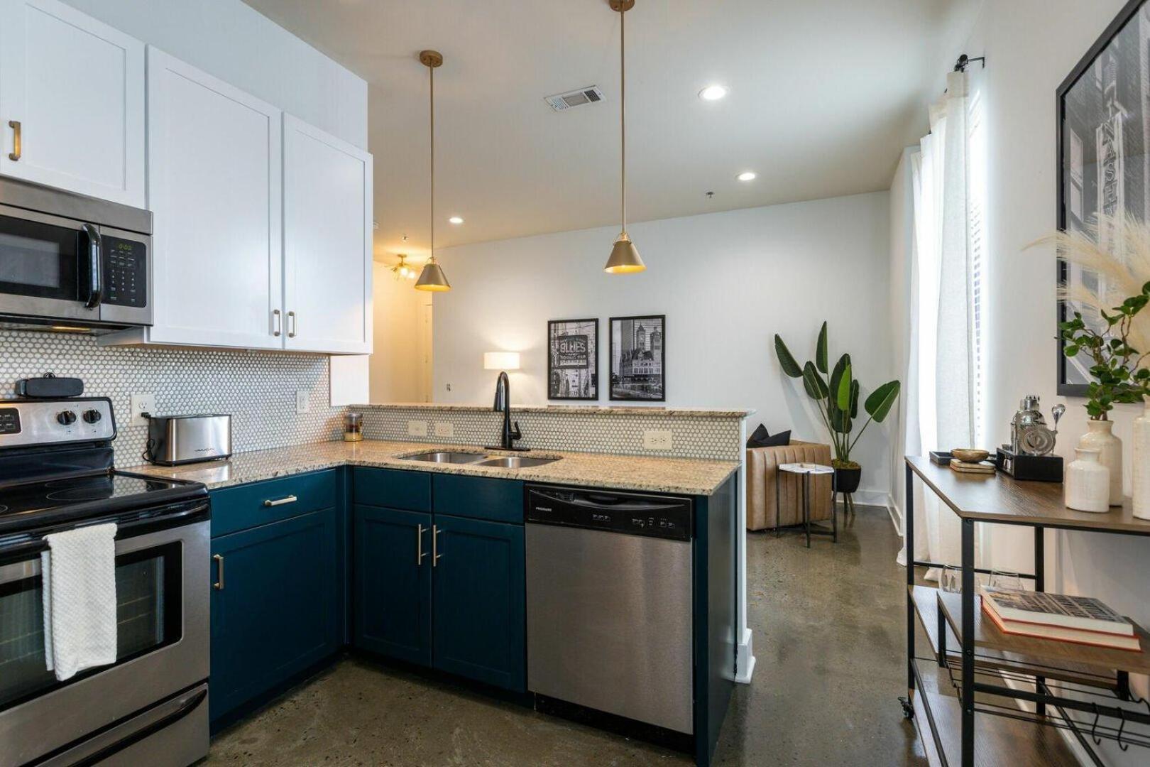4 Designer Loft Units - Min To Broadway 4*