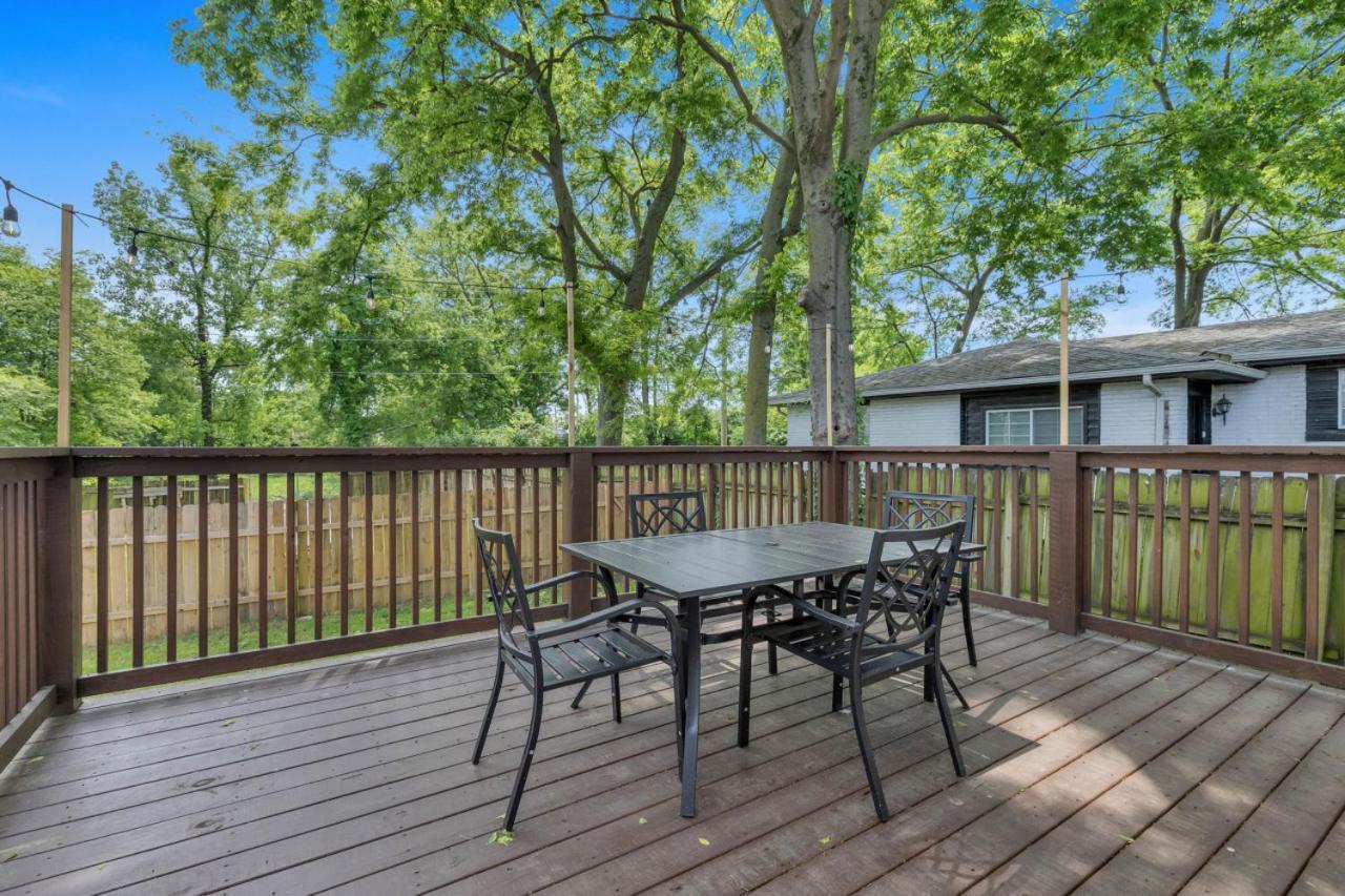 Single Story Pet Friendly Home, With Fenced Yard, Fire Pit, 5min To Downtown!! *