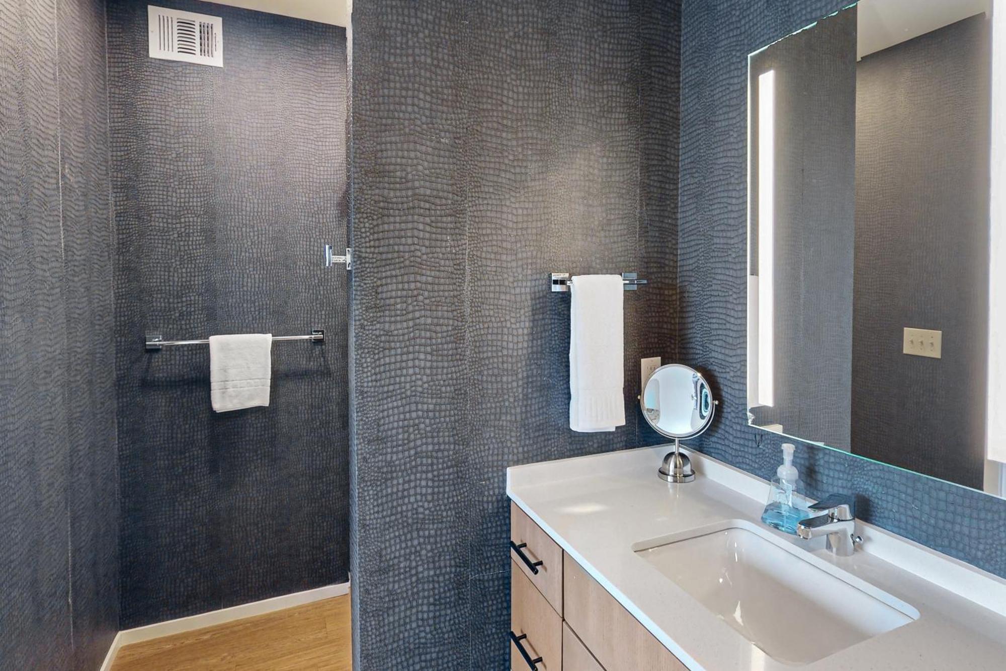 Illume 407 Apartment *