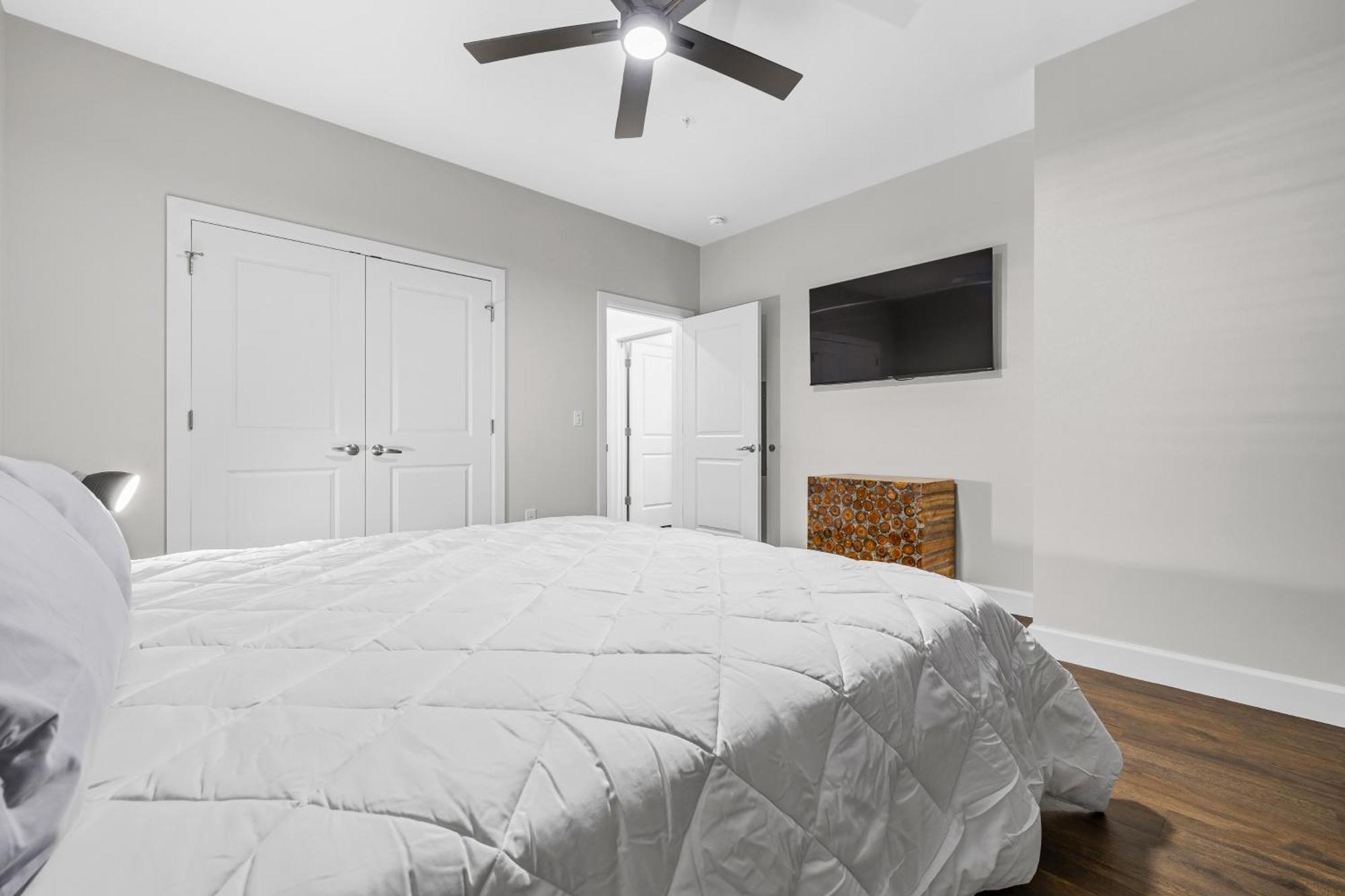 The Celebrity The Gulch Nashville