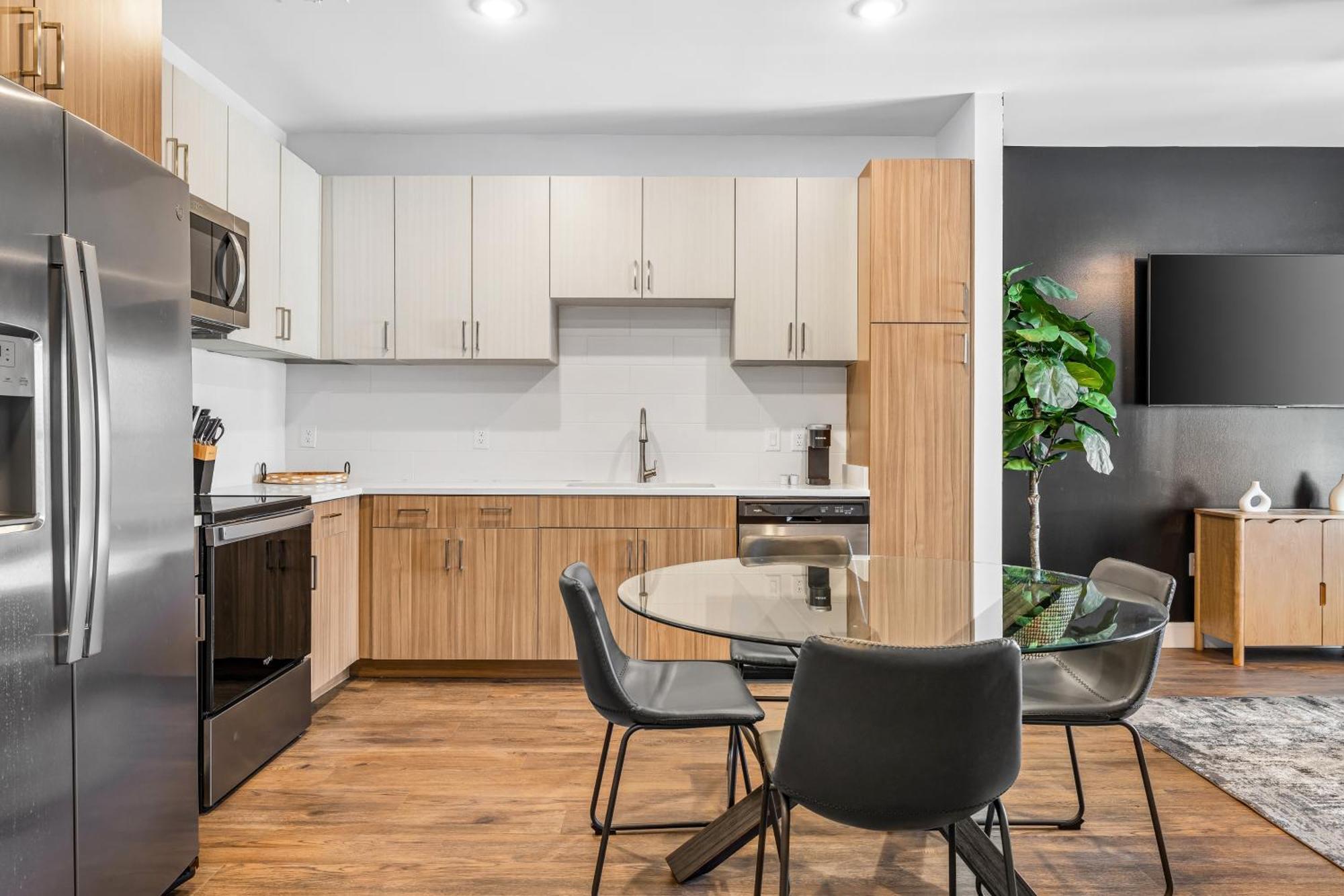 The Celebrity The Gulch *