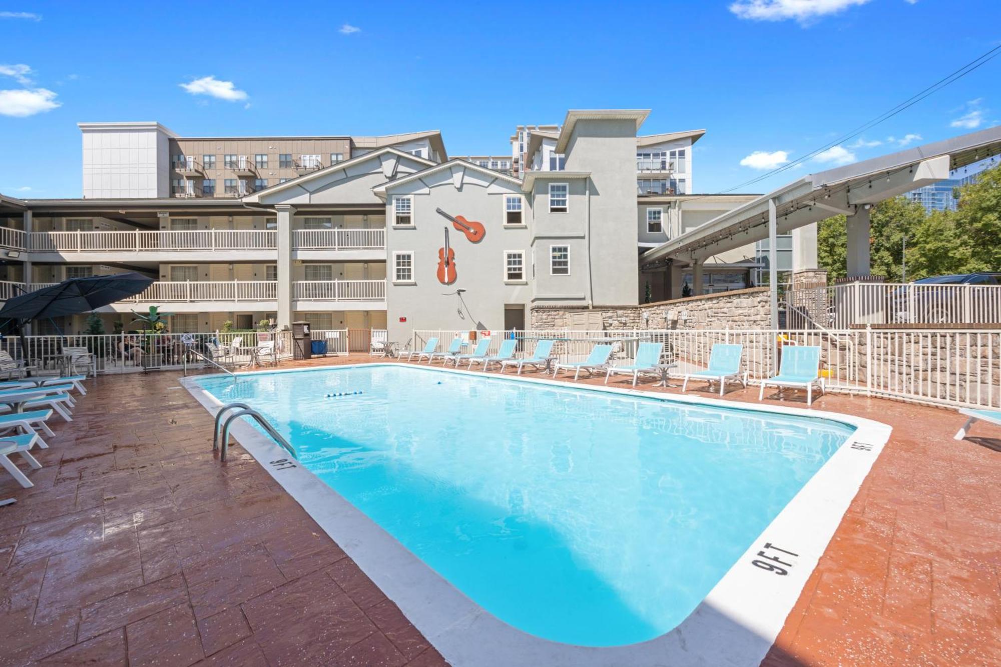 Comfort Downtown - Music Center