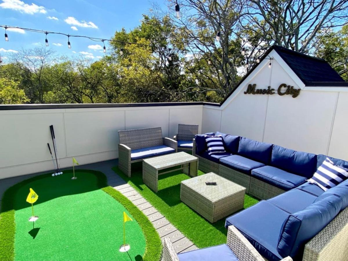 East Townhome 5min To Grand Ole Opry! Rooftop Deck, Grill, Tv And Golf Holiday home Nashville