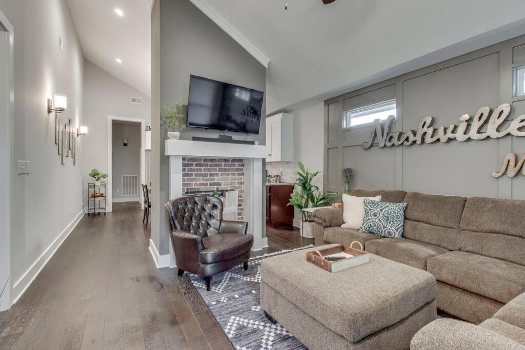New Spacious 2 Miles From Downtown Nashville
