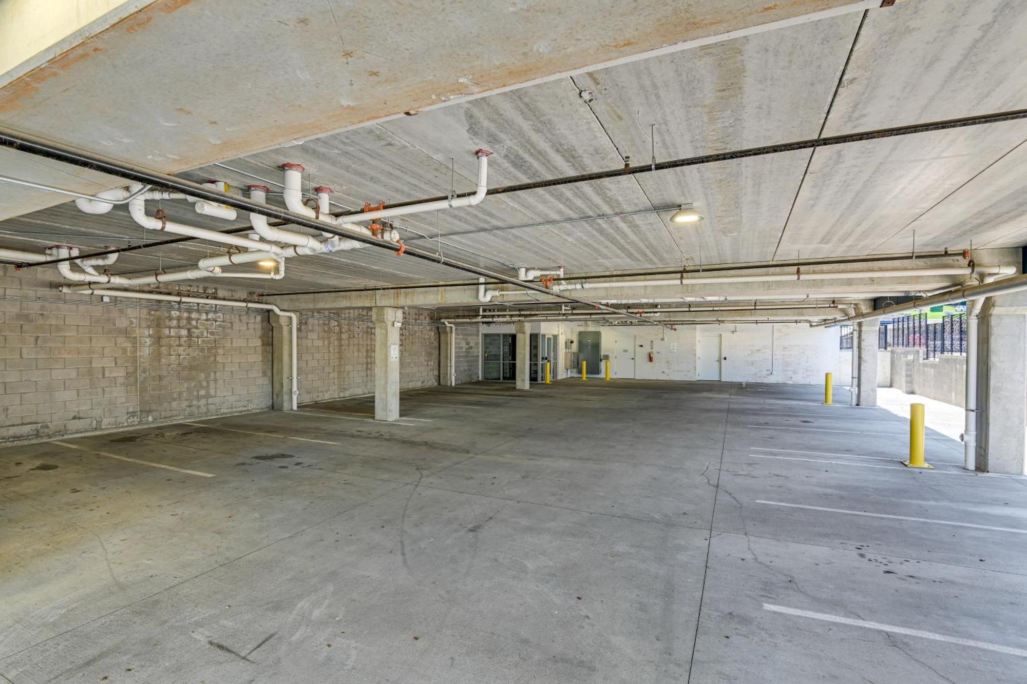Apartment Modern 2 Mi To Broadway And Downtown *
