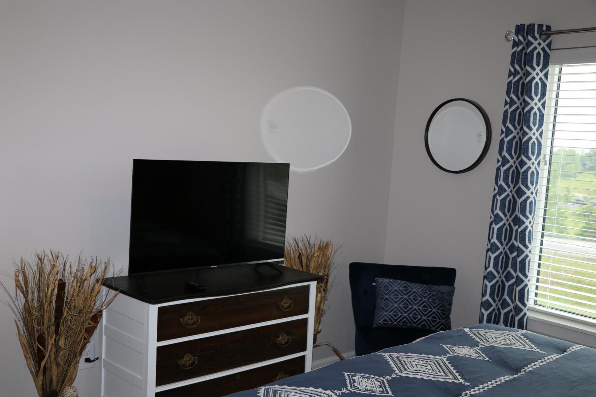 Apartment The Hendrix W/pool & Free Parking