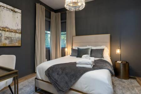 Holiday home Modern Luxury Hot Tub Mini Golf Elevator Views Nashville