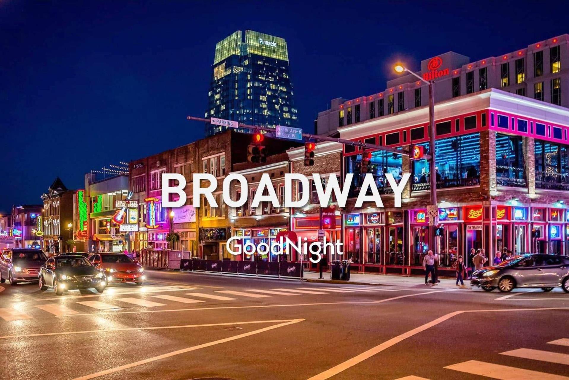 Ensemble-4 Unit Combo-8 Mins To Broadway Holiday home Nashville