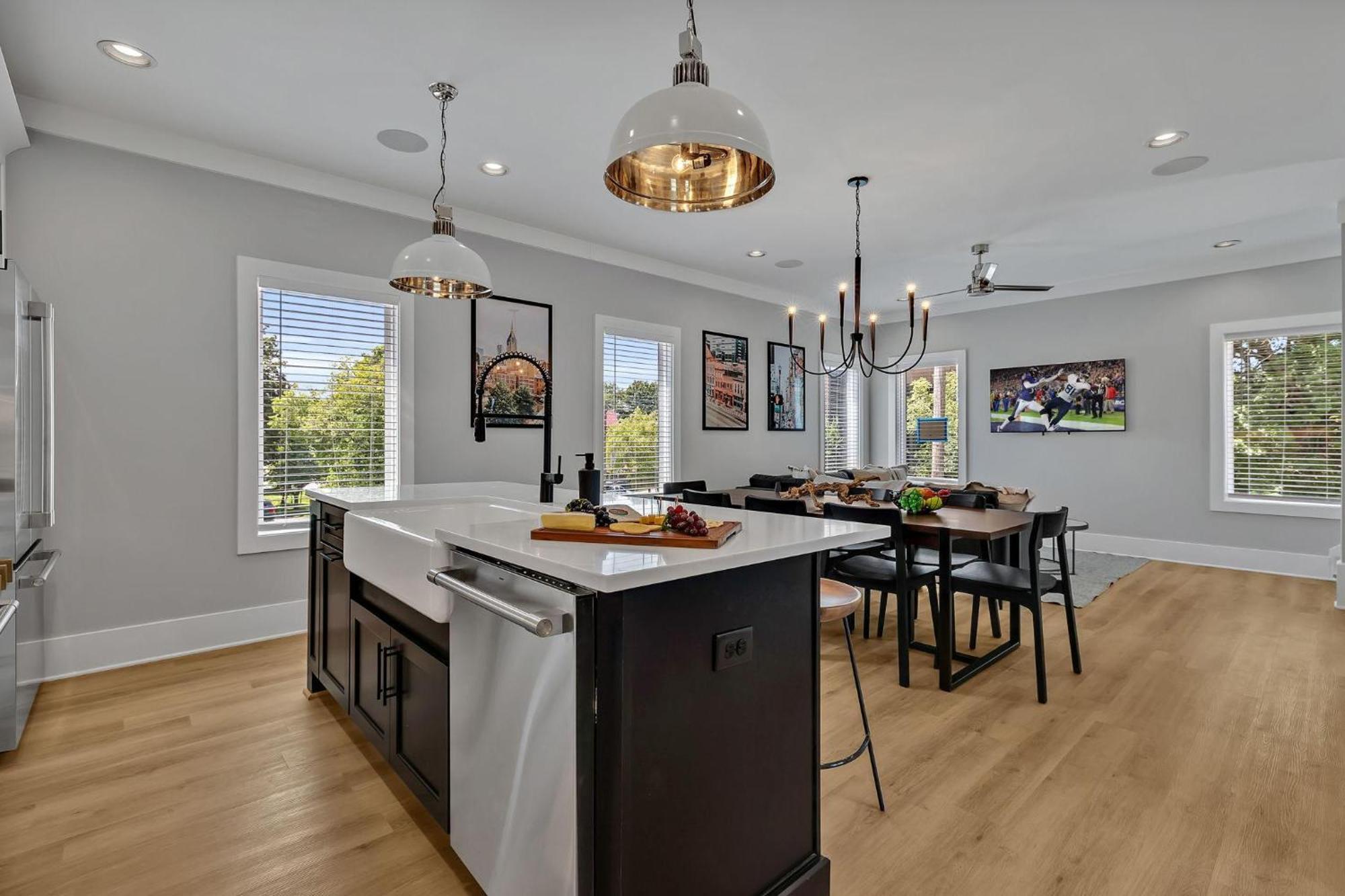Holiday home Tenor - Private Rooftop - 8 Mins To Broadway