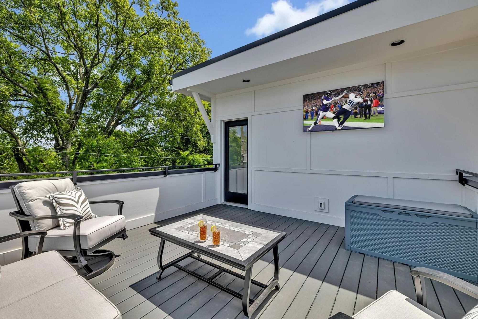Bass - Private Rooftop - 8 Mins To Broadway Holiday home