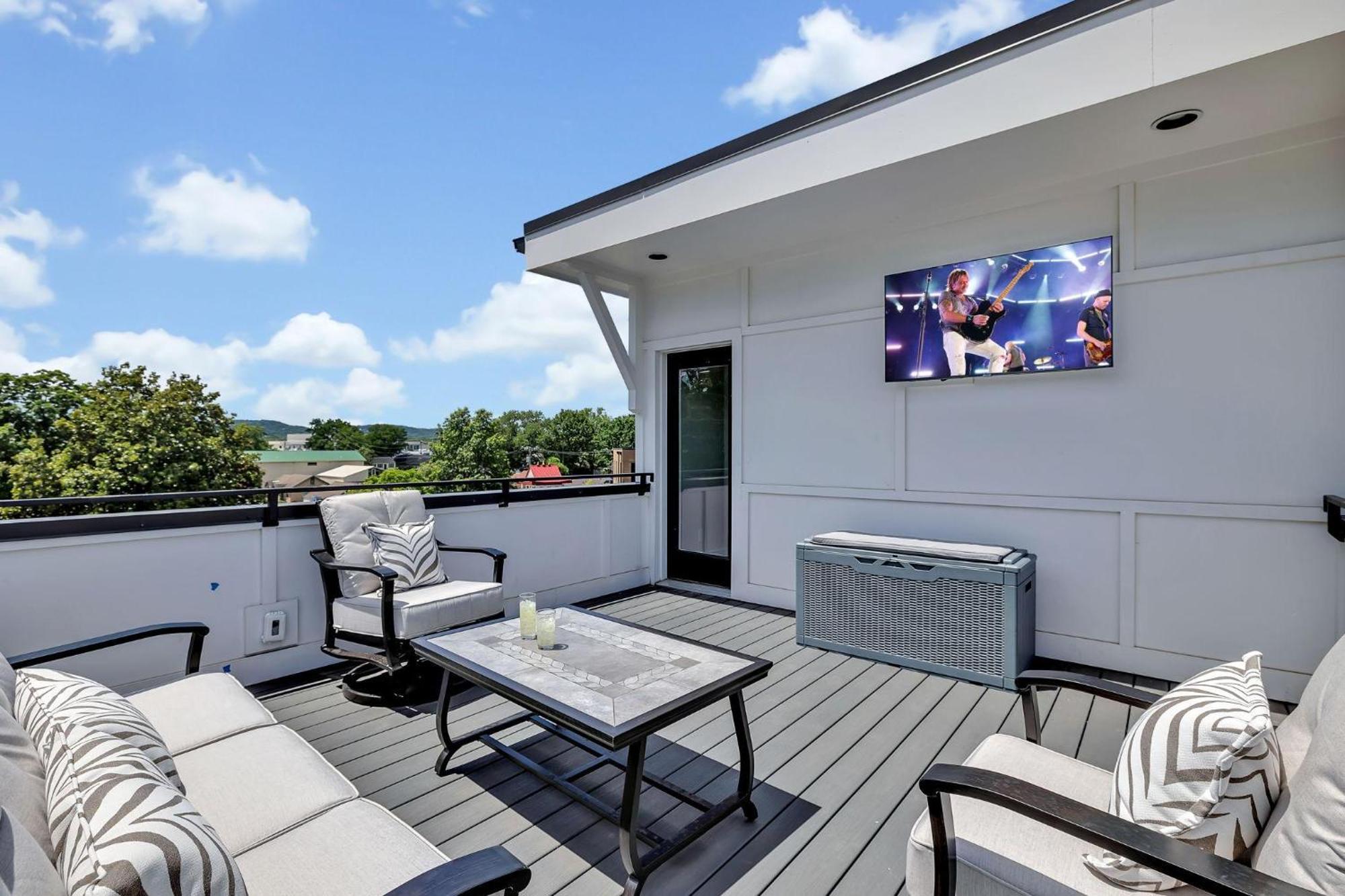 Soprano - Private Rooftop - 8 Mins To Broadway *