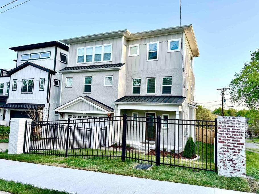 New Luxury Big House Near Gulch 4 King 4 Queen 2 Twin Nashville