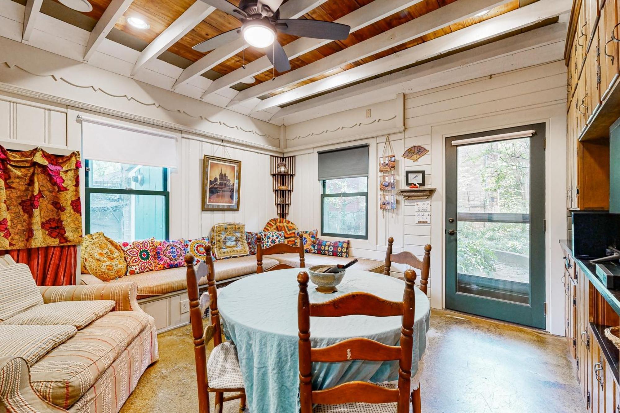 Little House - * Nashville