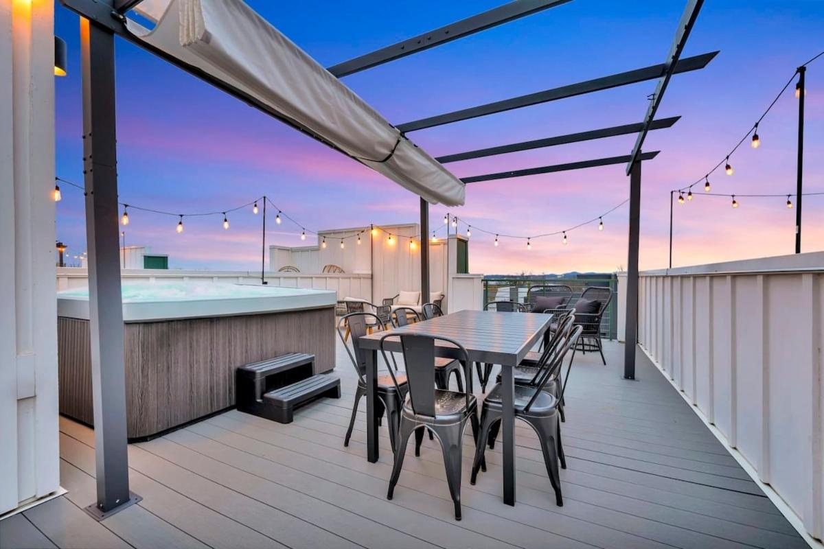 New Whiskey & Watches Rooftop Hottub Game Rm 9beds Hotel