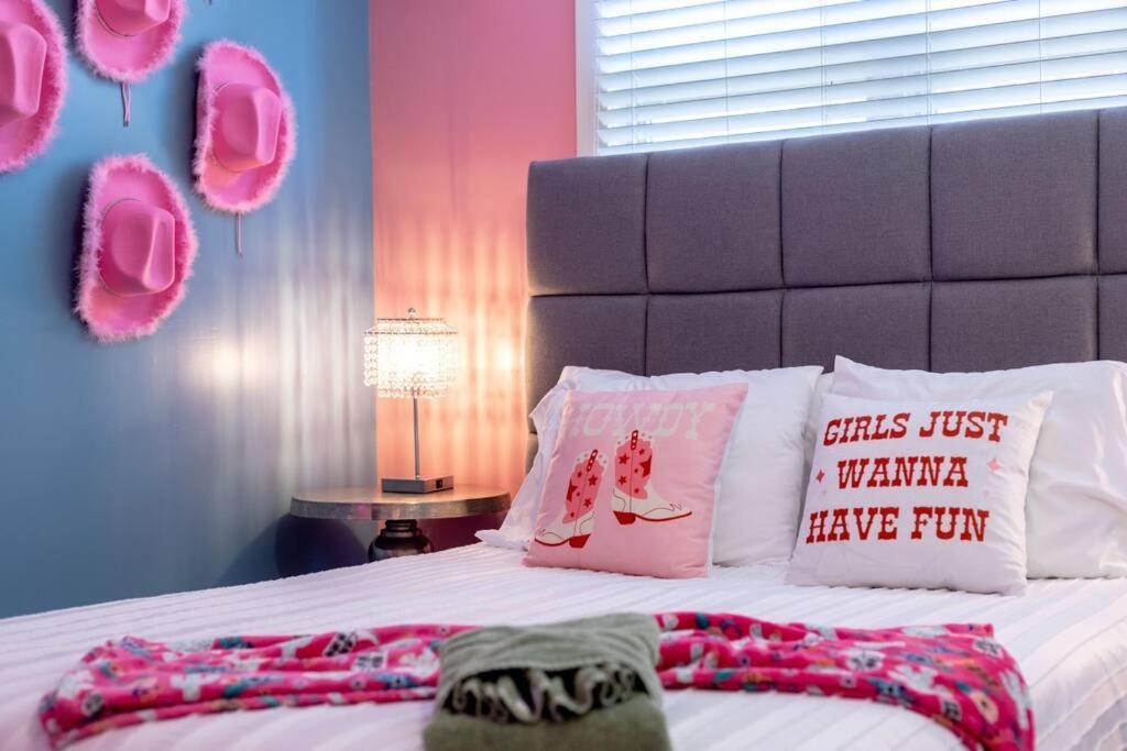 Pinkbme - 8 Min To Downtown, Free Parking Apartment