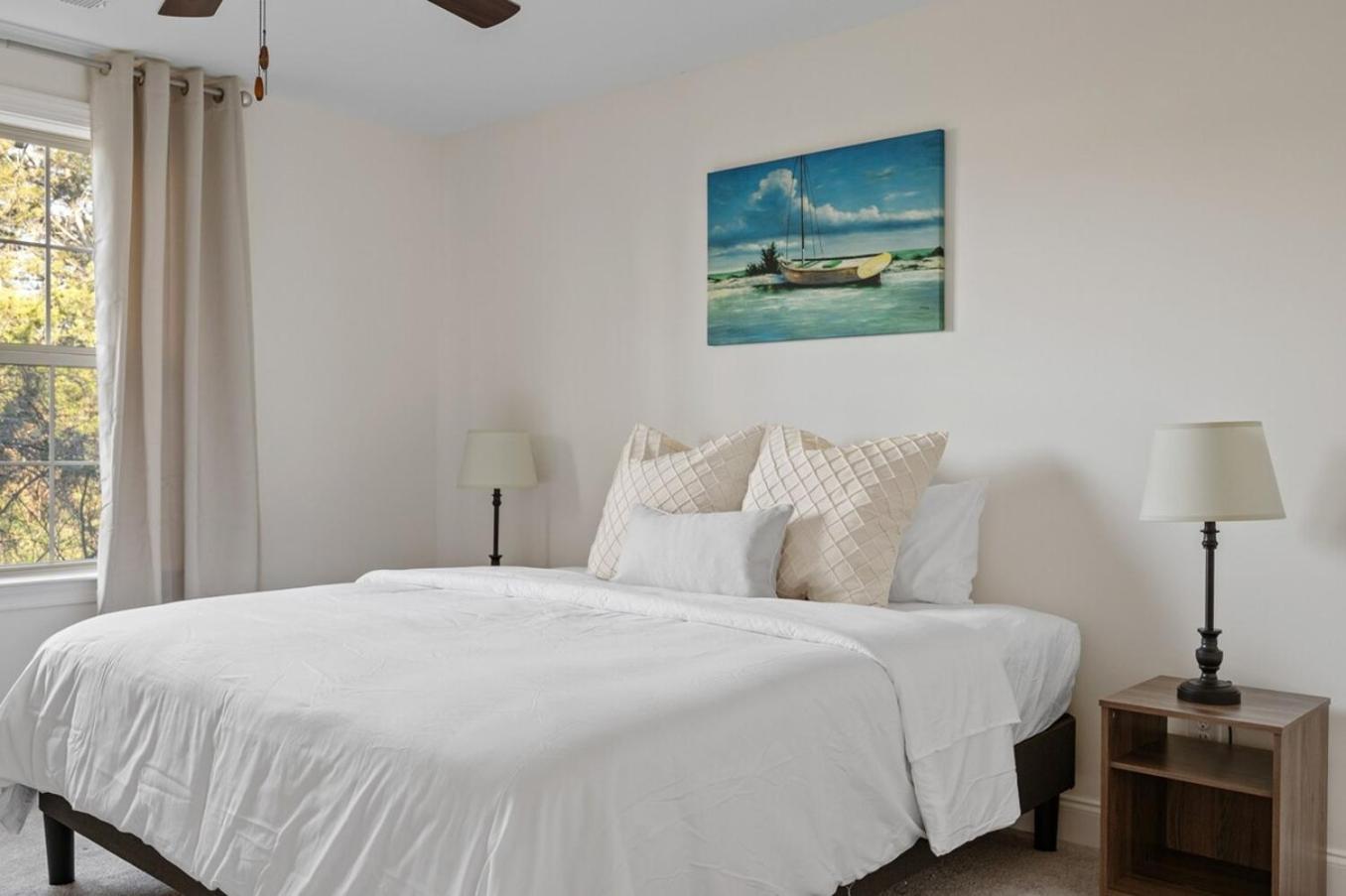 1 King 1 Queen 2 Double Garage Washer & Dryer Holiday home Nashville