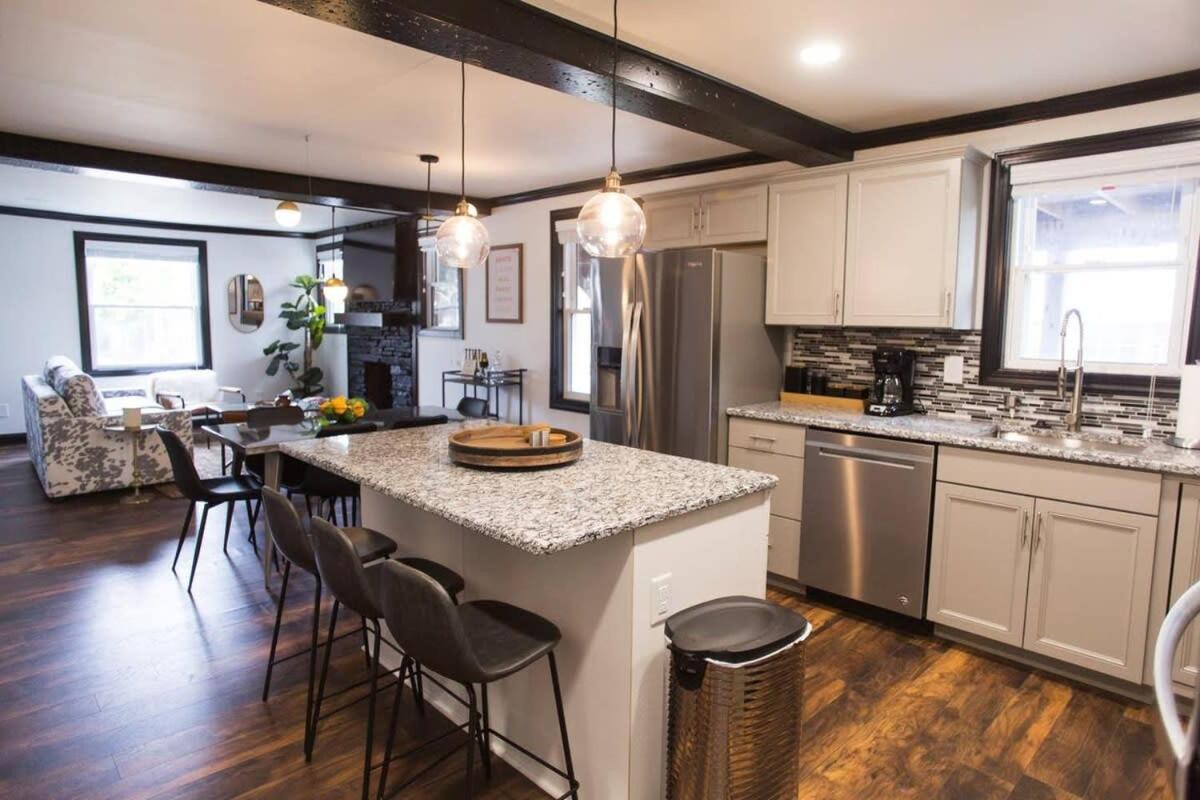 Cozy Close To Opry & Downtown Large Deck Nashville