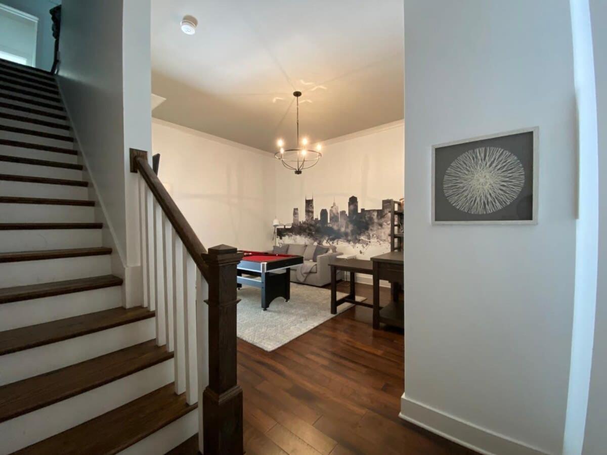 Spacious W Bar & Pool Table & Garage Near Belmont