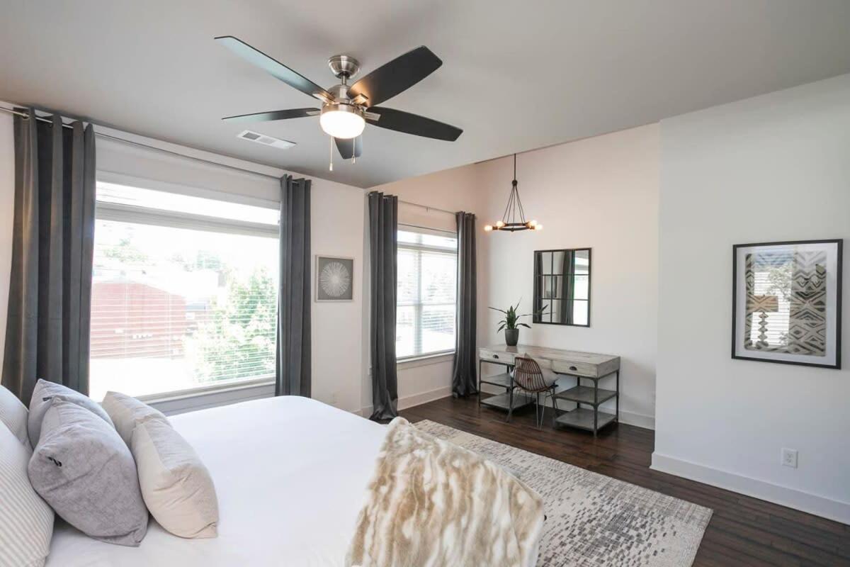 Spacious W Bar & Pool Table & Garage Near Belmont Holiday home *