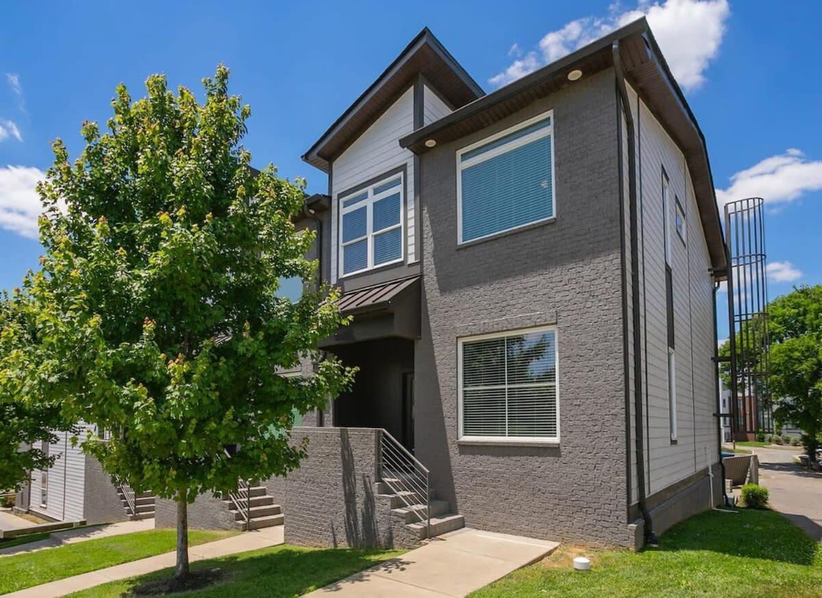 Spacious W Bar & Pool Table & Garage Near Belmont * Nashville